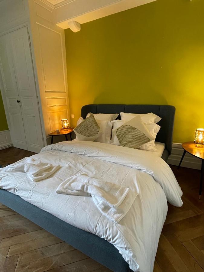 Appartements Au Chateau Ars Ars-sur-Formans Exterior photo
