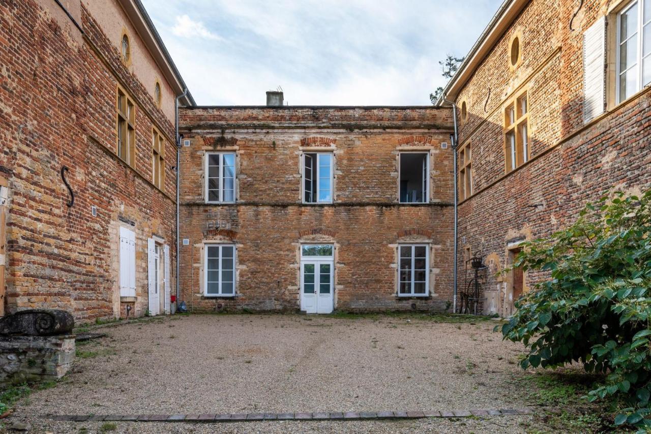 Appartements Au Chateau Ars Ars-sur-Formans Exterior photo