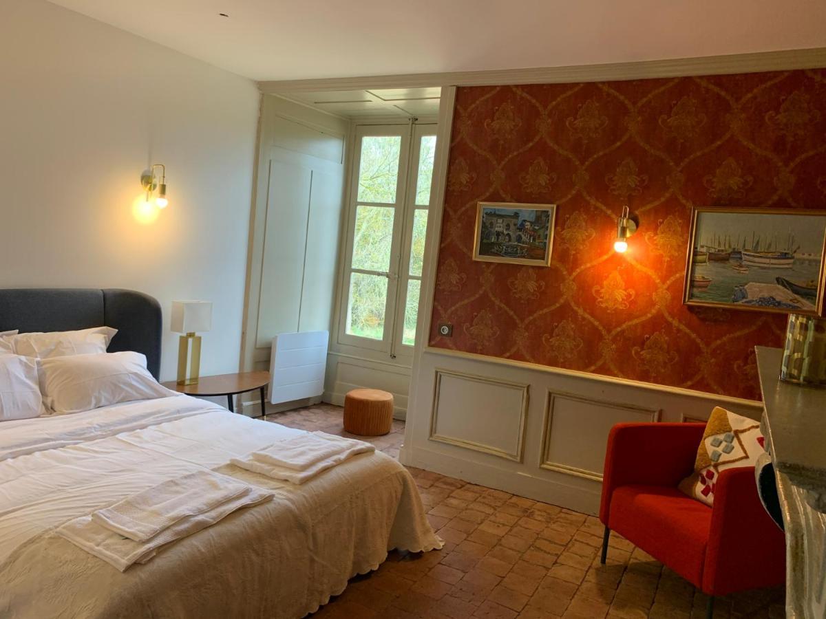 Appartements Au Chateau Ars Ars-sur-Formans Exterior photo